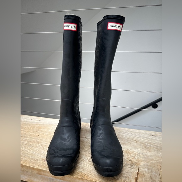 Rare HUNTER black textured tall rain boots winter snow vacation athleisure 9 - Picture 3 of 12